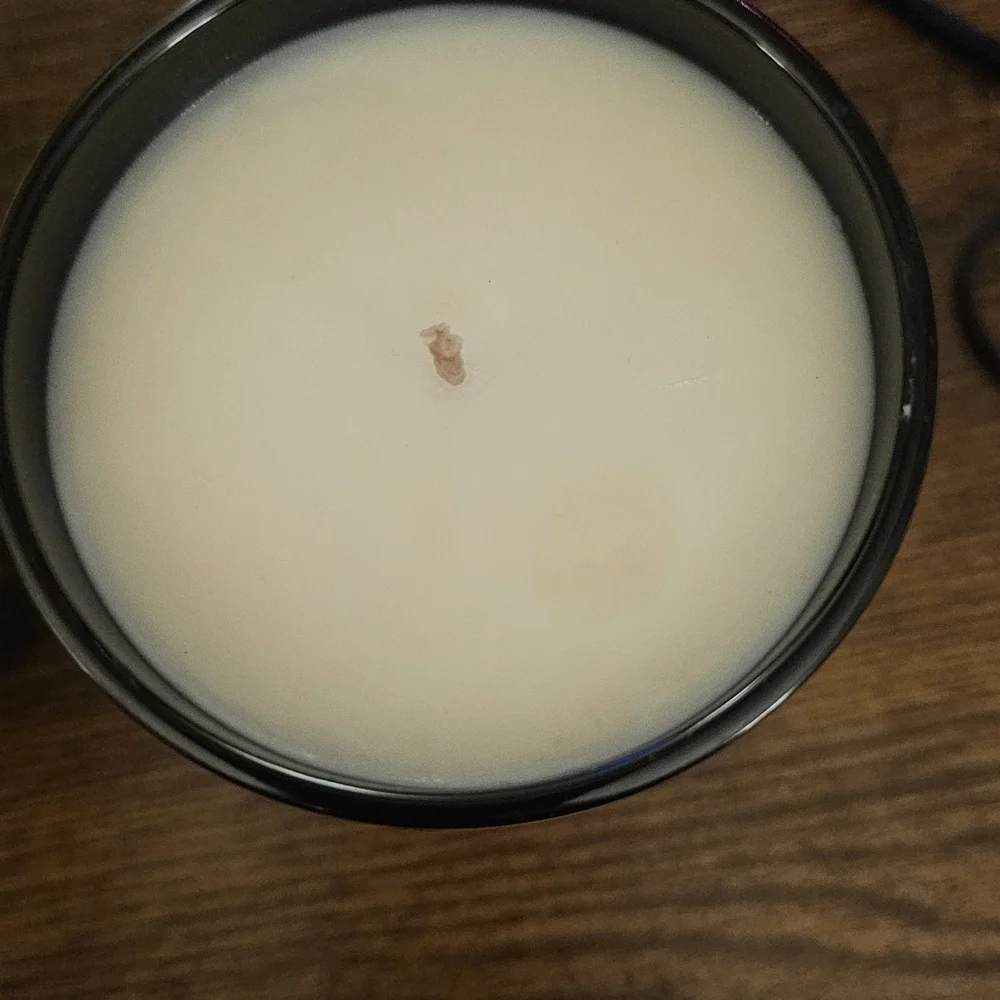 Cinderose Scented Candle - Picture 2 of 3